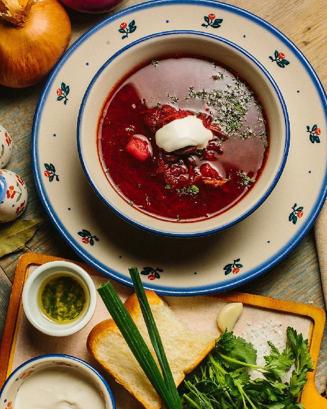 Борщ с пампушками
