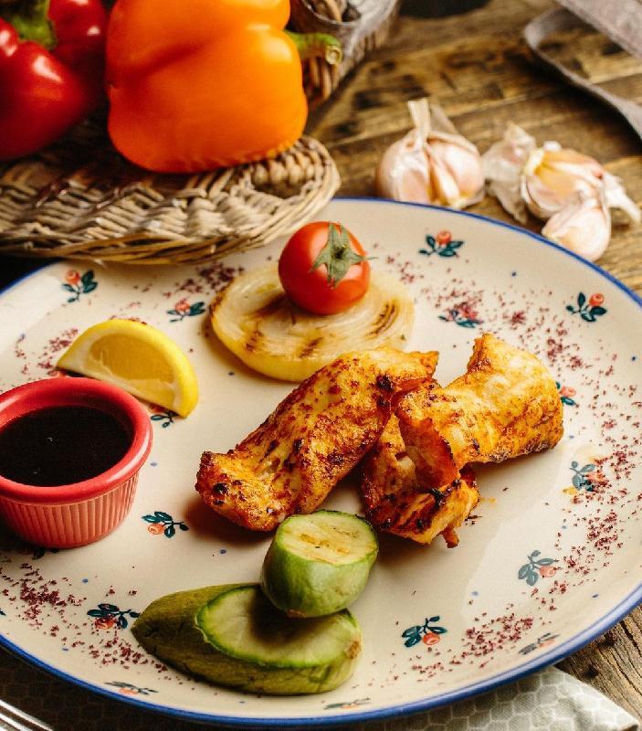 Куриные бедрышки без костей на мангале