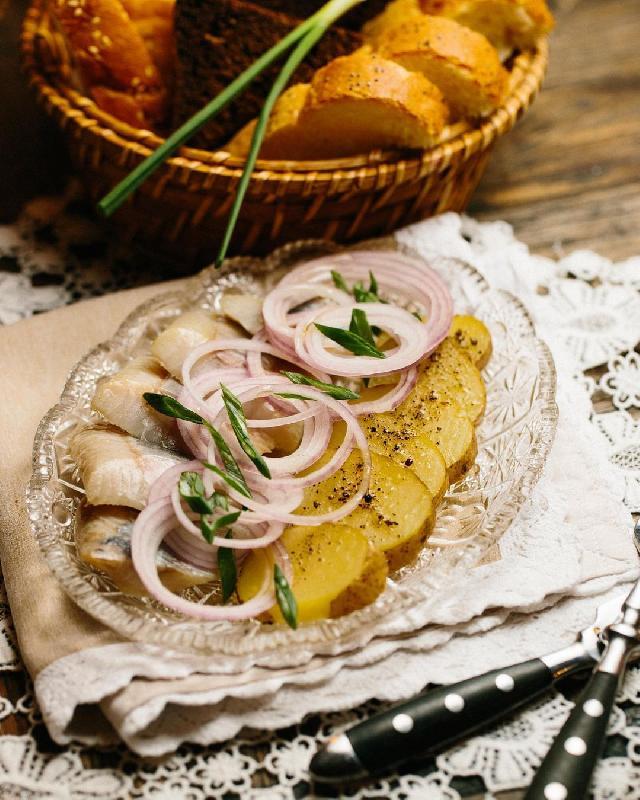 Сельдь Бочковая с вареной картошечкой