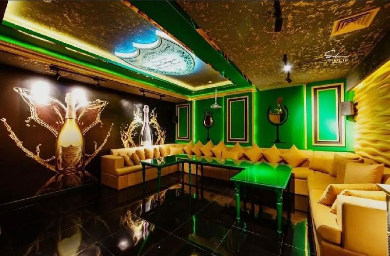 Interior view 4