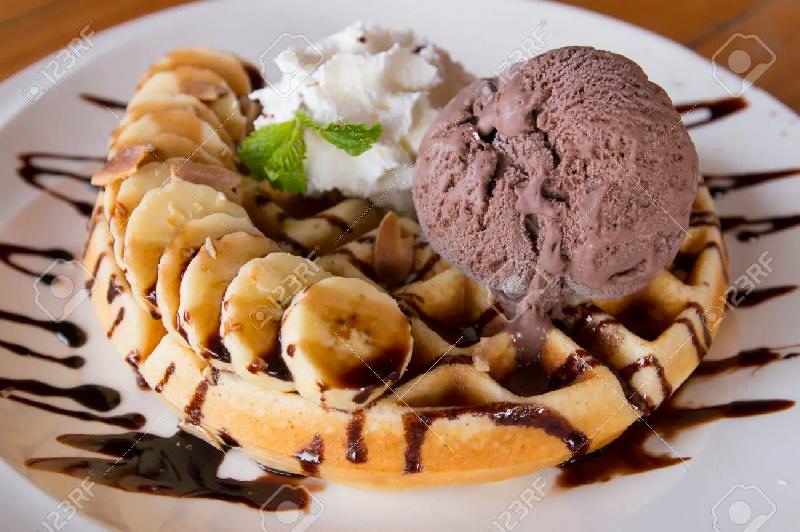 Belgium waffle - ice cream banana
