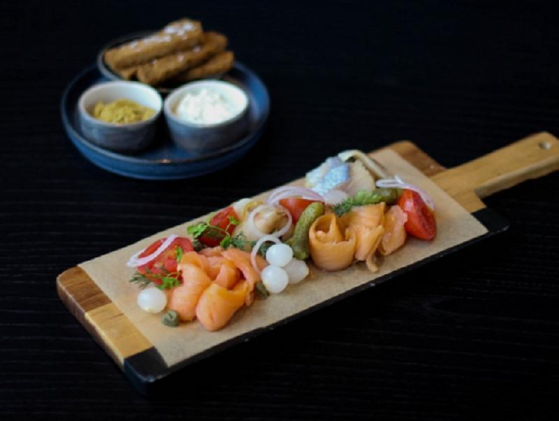 Sea-Cuterie Board