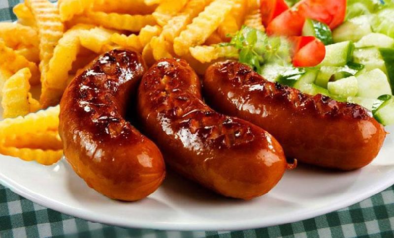 Assorti Sosiska Qrildə Kartof İlə