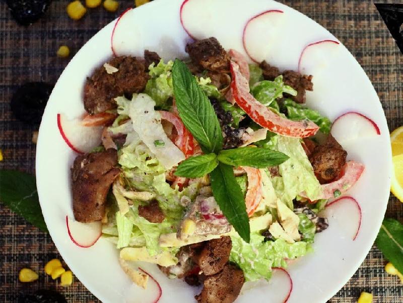 Toyuq ciyəri salatı