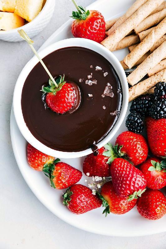 CHOCOLATE FONDUE