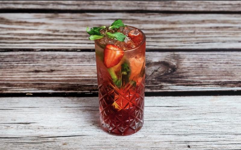 STRAWBERRY MOHITO