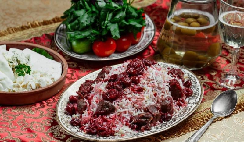 Albalı plov