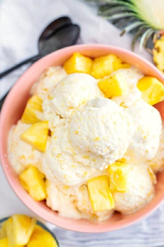Ananas içində dondurma