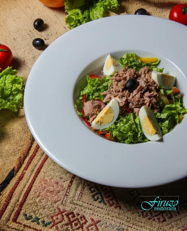 Ton balığı salatı