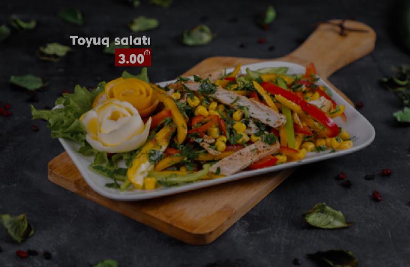 Toyuq salatı