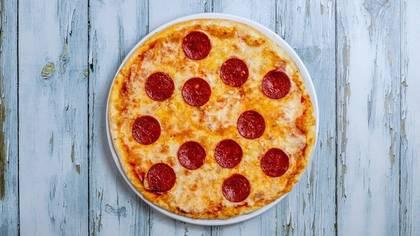 Pizza sucuqlu 