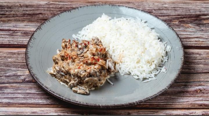 Beef Stroganoff Qarnir İlə