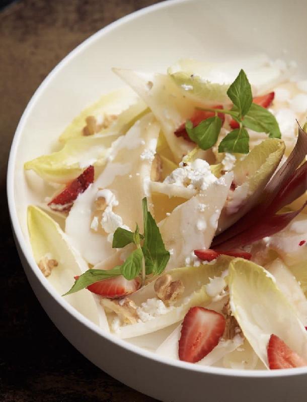 Armud,keçi pendiri və endive salatı