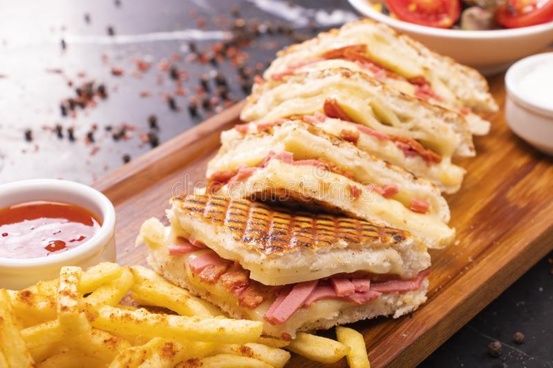 Qarışıq Tost