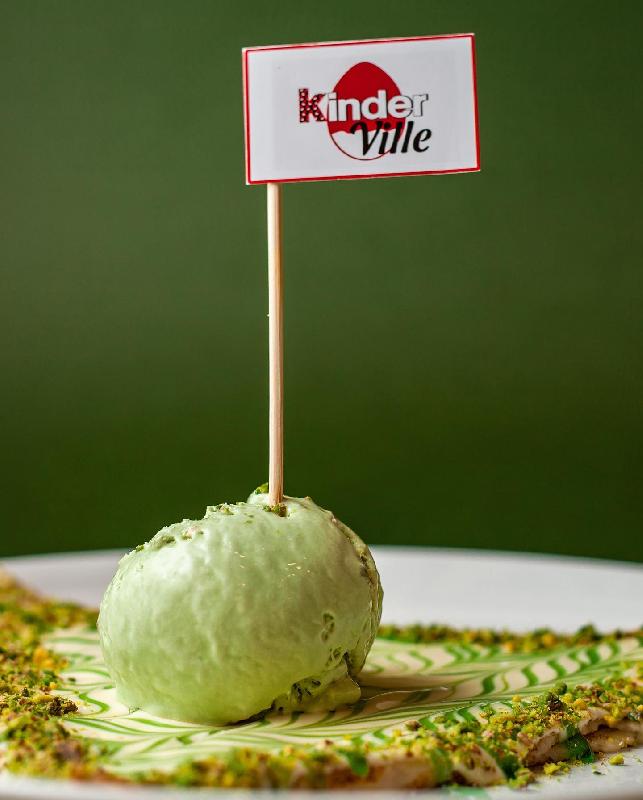 Pistachio crepe