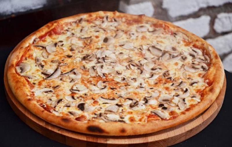 Polo Fungi pizza