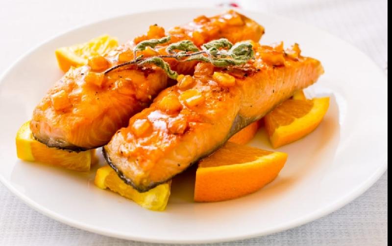 Portağal sousunda salmon