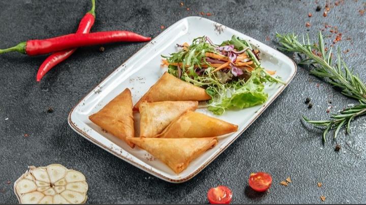 Toyuqlu və Pendirli Samosa