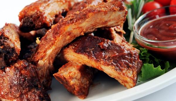 QRİLDƏ HAZIRLANMIŞ DONUZ QABIRĞALARI BBQ SOUSU İLƏ