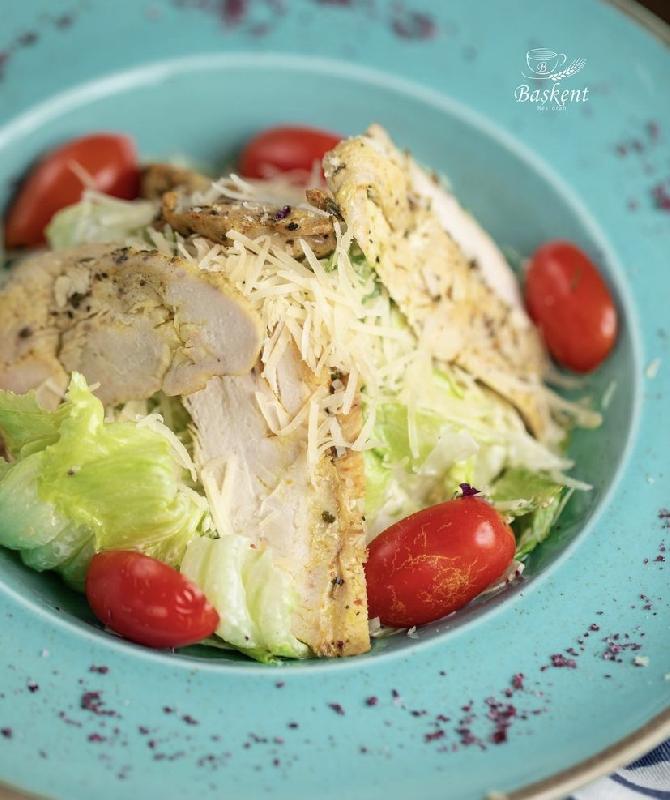 Sezar salatı