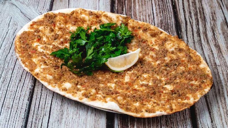 Qozlu lahmacun