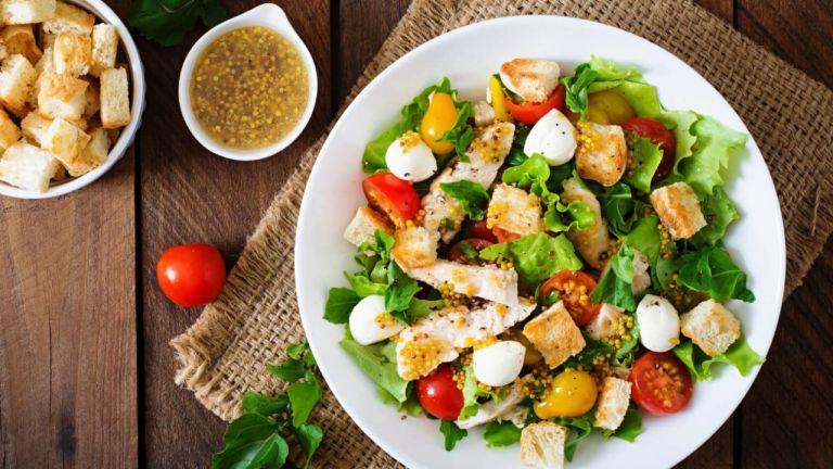 Boul Hind toyuğu salatı