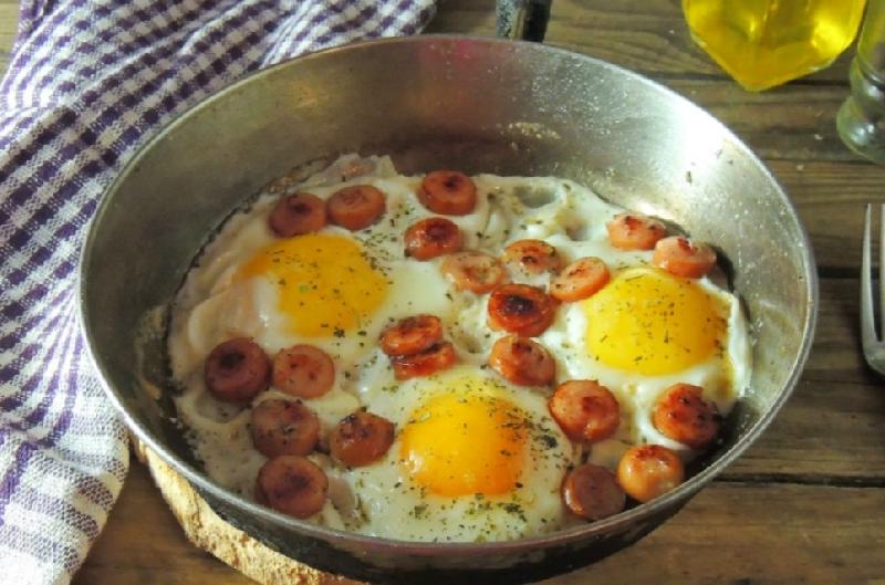 Sosis yumurta