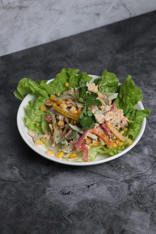 Toyuq salatı