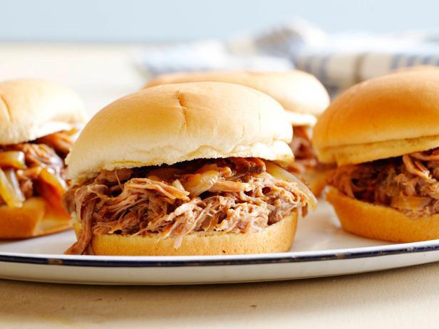 BBQ PULLED PORK SANDWICH