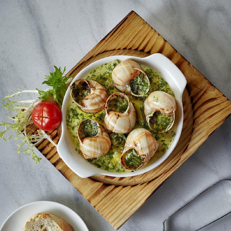 ESCARGOTS IN HERB BUTTER