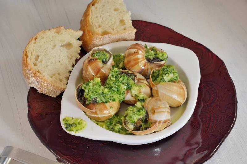 ESCARGOTS IN HERB BUTTER
