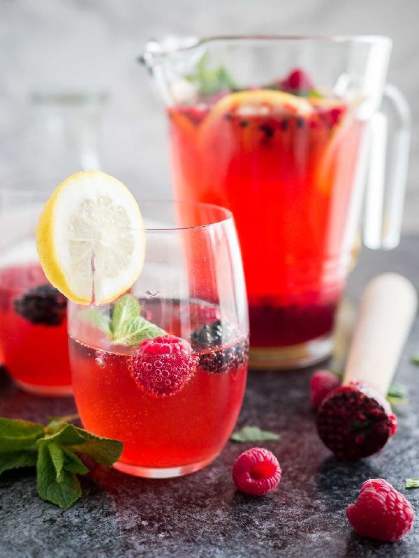 Berry lemonade