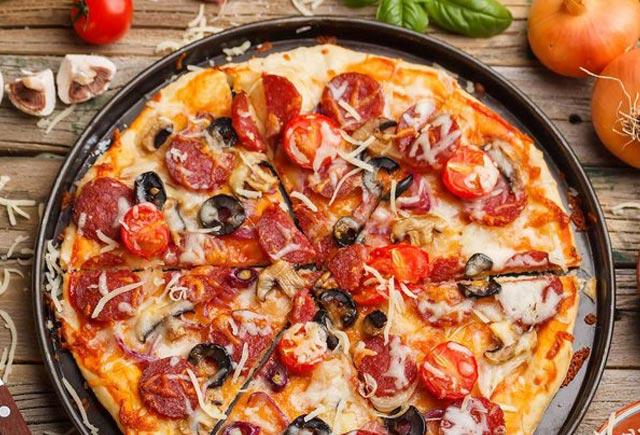 Kolbasalı pizza