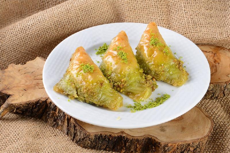 Fıstıqlı şöbiyet
