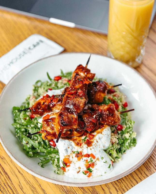 Barbeku souslu toyuq şiş & tortillla