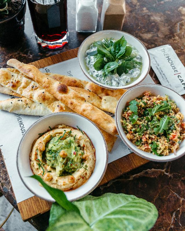 Humus & Guacamole