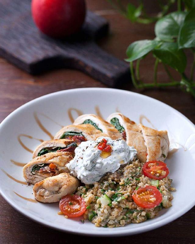 Mozzarellalı toyuq filesi