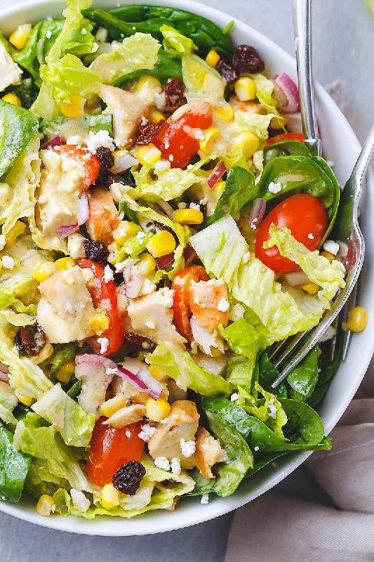 Diyetik toyuq salatı
