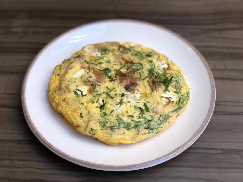 PATATESLİ & KEÇİ PEYNİRLİ OMLET 