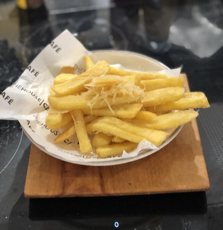 PARMESANLI & TRÜFLÜ PATATES KIZARTMASI