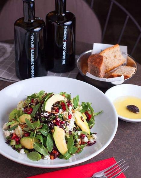 AVOKADOLU & TULUM PEYNİRLİ SALATA