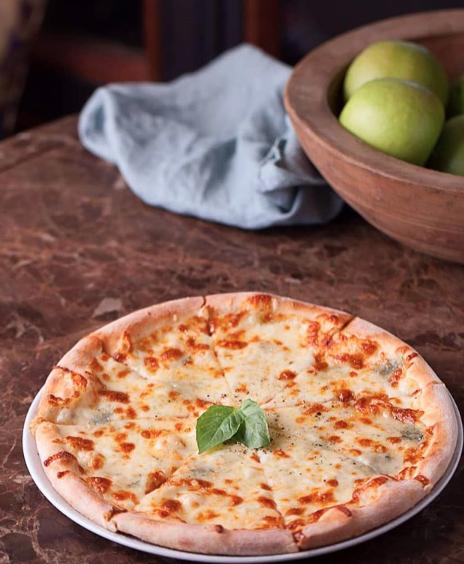 4 PEYNİRLİ PİZZA