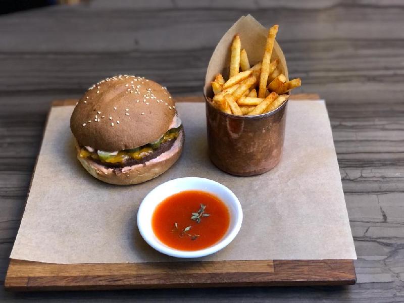 VEGAN CHEESEBURGER