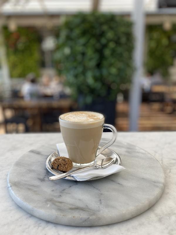CAFFE  LATTE