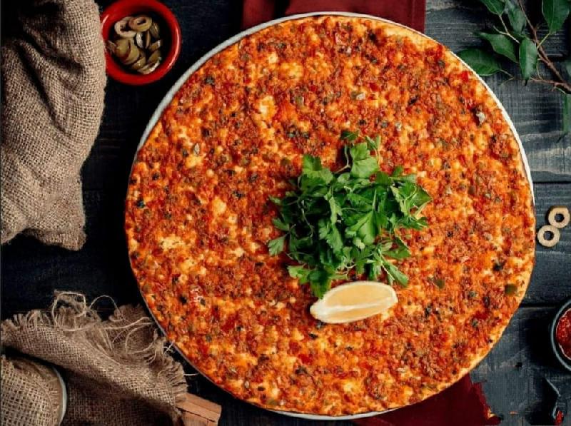Sadə lahmacun 
