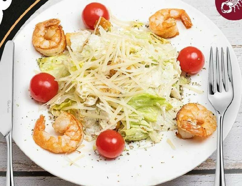 Krivetkalı sezar salatı