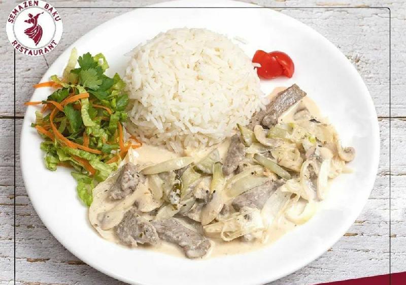 Toyuq stroganoff