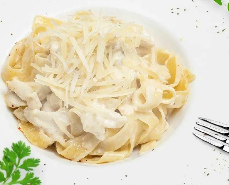 Fettuccine Alfredo
