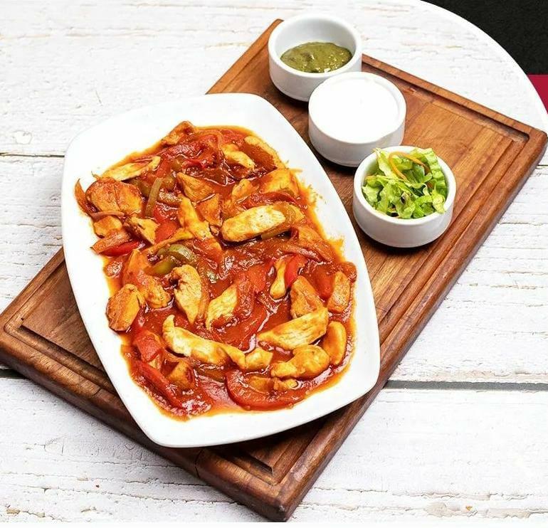 Toyuqlu fajitas