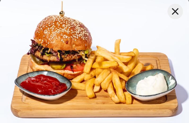 Toyuqlu burger, ballı xardal sousu ilə